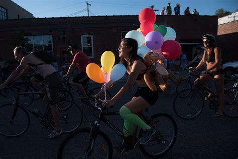 stl naked bike ride|Everyone We Saw at the World Naked Bike Ride in St. Louis。